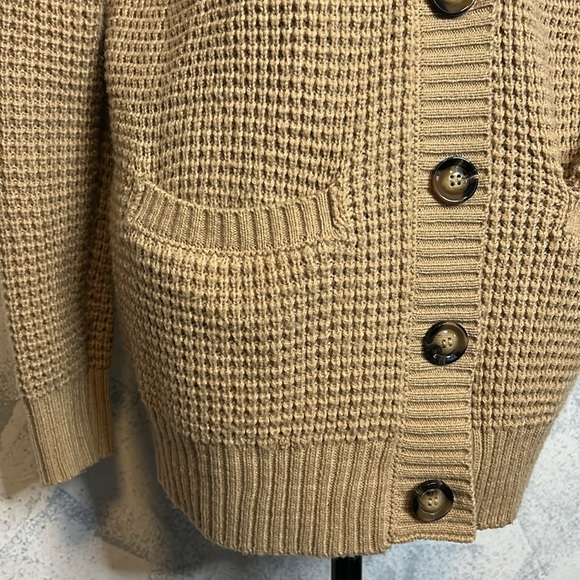 Forever 21 Beige Long Sleeve Button Up Sweater size S - Picture 3 of 6